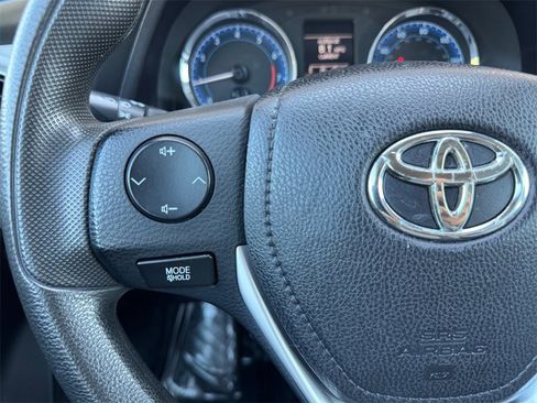 Used 2017 Toyota Corolla LE image 22