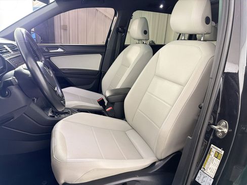 Used 2021 Volkswagen Tiguan SE R-Line image 5