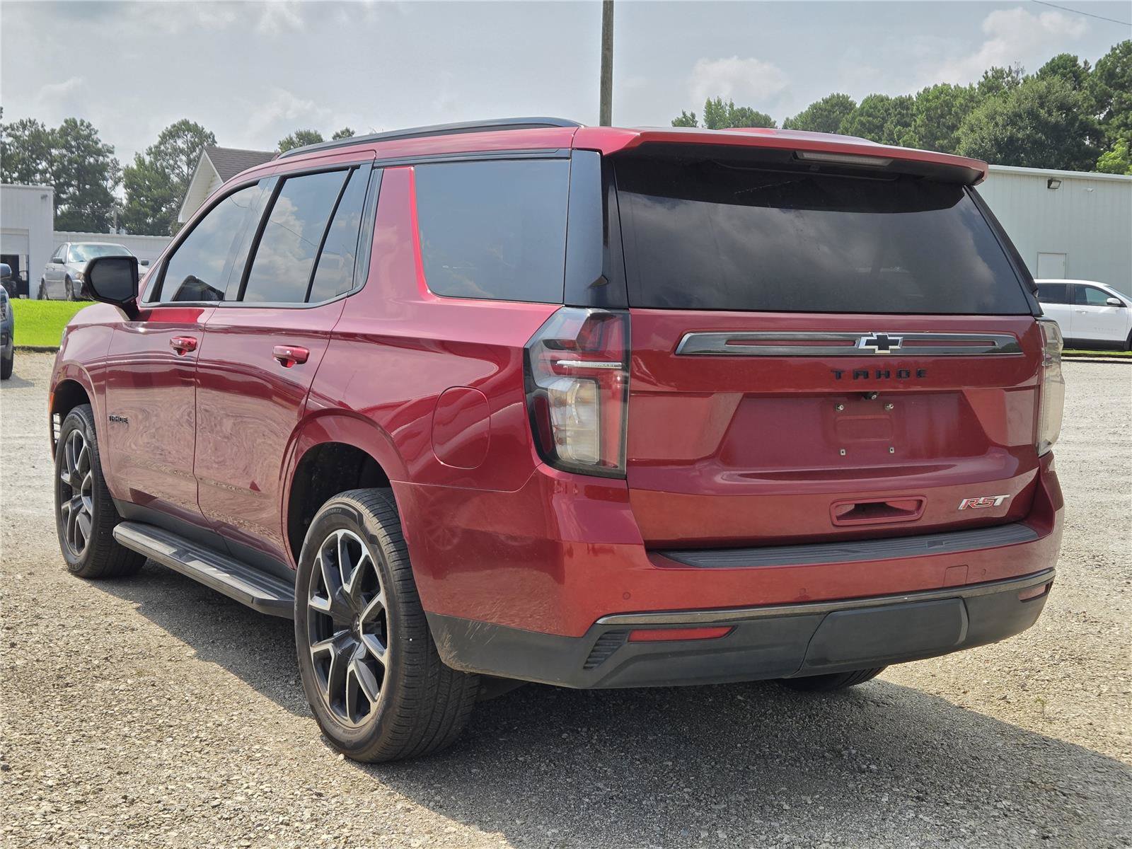 Used 2021 Chevrolet Tahoe RST w/ Luxury Package RWD image 4