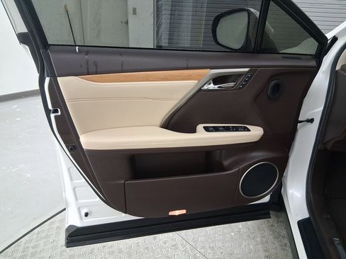 Used 2018 Lexus RX 350L w/ Premium Package image 21