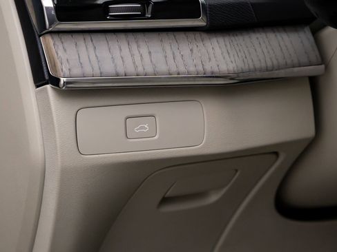 Used 2023 Volvo XC90 B6 Plus w/ Protection Package Premier image 22