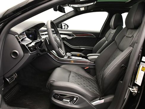 Used 2025 Audi S8 image 35
