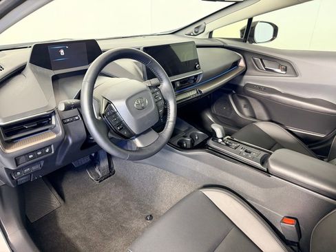 Used 2025 Toyota Prius Limited image 29
