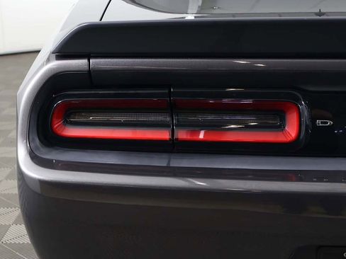 Used 2016 Dodge Challenger SRT Hellcat image 16