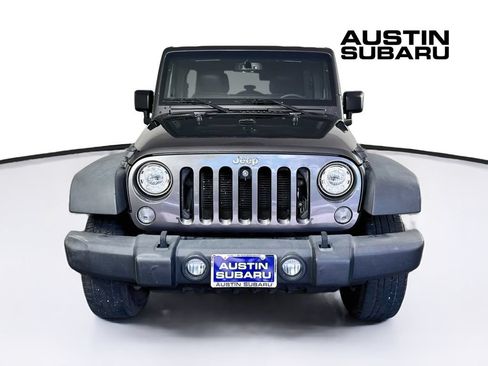 Used 2017 Jeep Wrangler Unlimited Rubicon w/ Connectivity Group AWD/4WD image 2