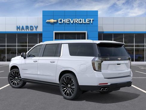 New 2026 Chevrolet Suburban High Country AWD/4WD image 3