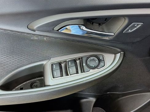 Used 2023 Chevrolet Malibu LT image 25