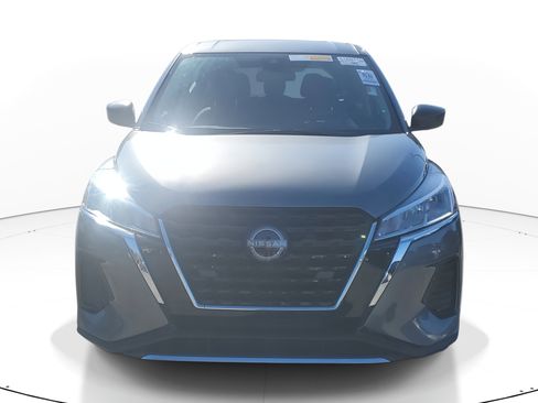 Used 2024 Nissan Kicks S image 2
