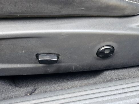 Used 2011 Dodge Challenger R/T image 20