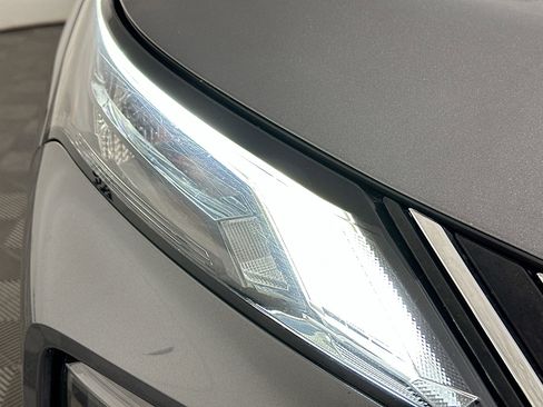 Used 2023 Nissan Rogue S image 9