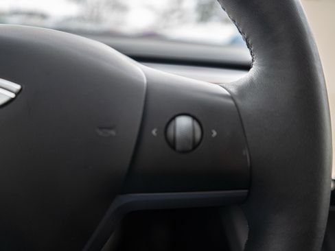 Used 2023 Tesla Model 3 Standard Range image 15