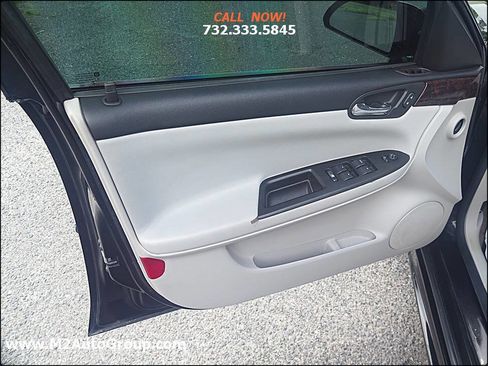 Used 2014 Chevrolet Impala LT w/ LT Sunroof Package image 18