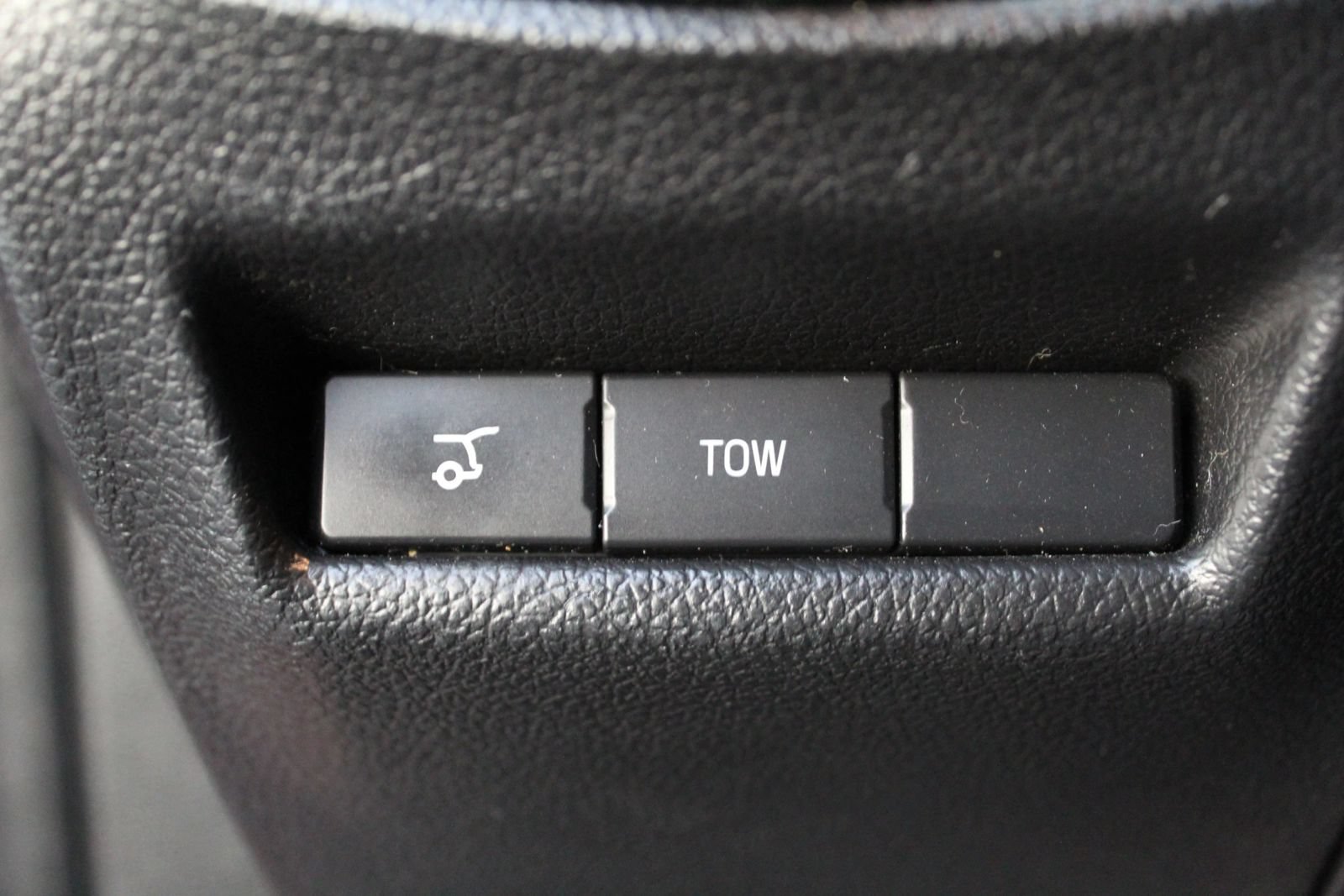 Used 2018 Ford Explorer XLT w/ Equipment Group 202A FWD image 32