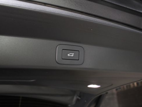 Used 2024 Land Rover Range Rover Sport Dynamic SE image 75