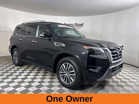 Used 2024 Nissan Armada SL w/ Captain's Chairs Package image 4