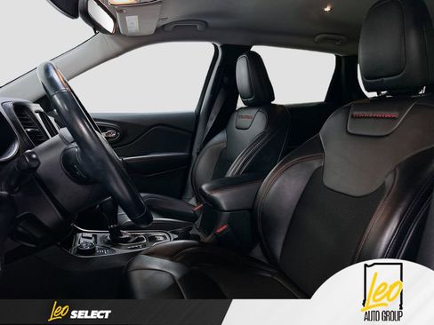 Used 2020 Jeep Cherokee Trailhawk w/ Cold Weather Group image 20