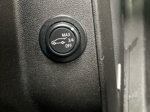 Used 2022 Chevrolet Equinox RS w/ RS Leather Package FWD image 15