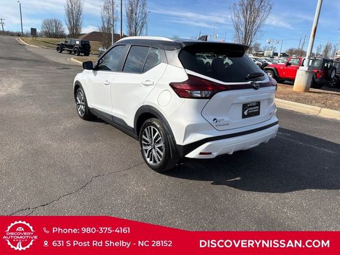 Certified 2024 Nissan Kicks SV image 9