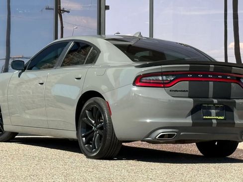 Used 2017 Dodge Charger SXT w/ Blacktop Package RWD image 7