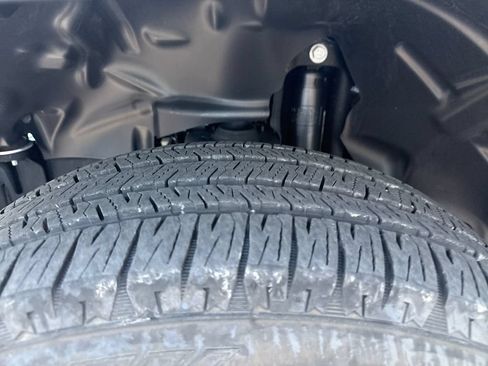 Used 2025 Jeep Wrangler Unlimited Sahara AWD/4WD image 39