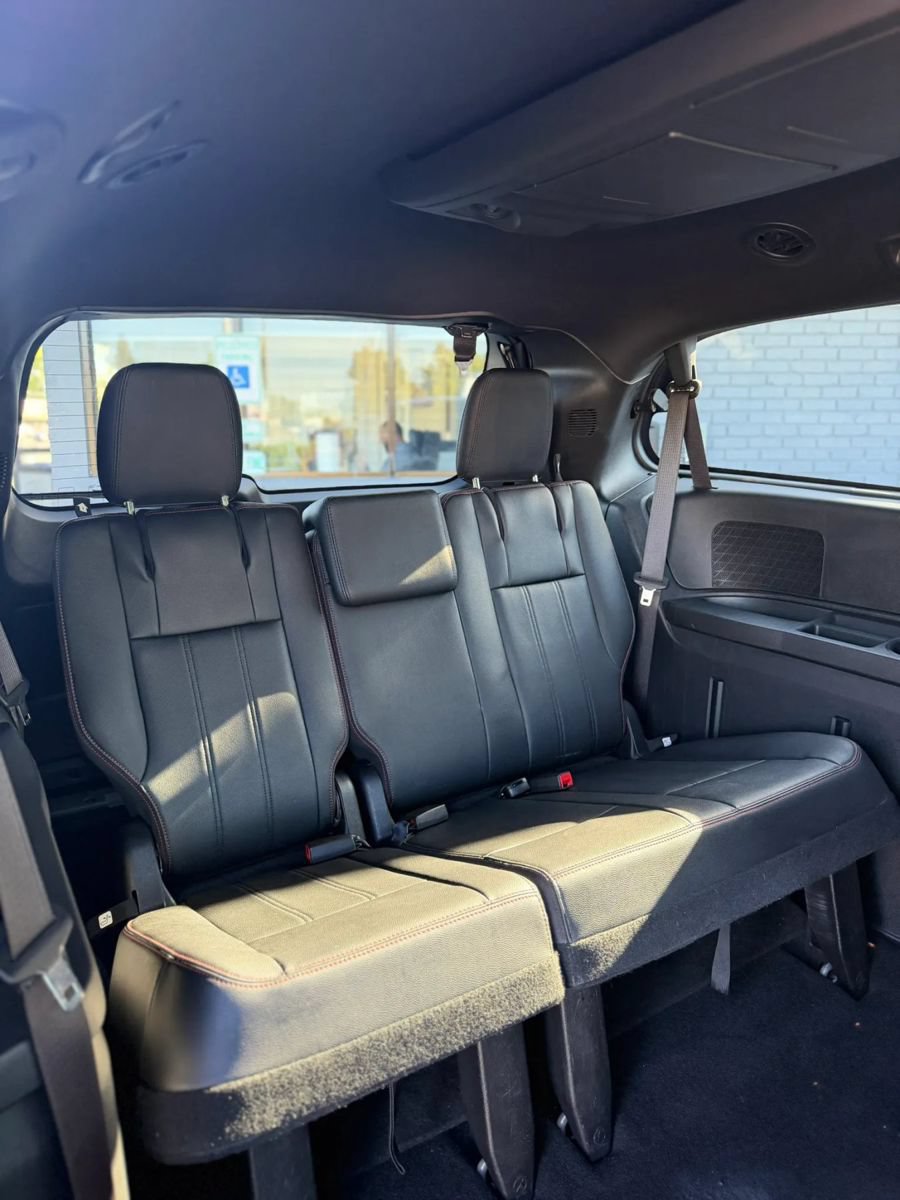 Used 2019 Dodge Grand Caravan GT FWD image 18