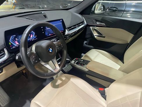Used 2025 BMW X1 xDrive28i AWD/4WD image 2