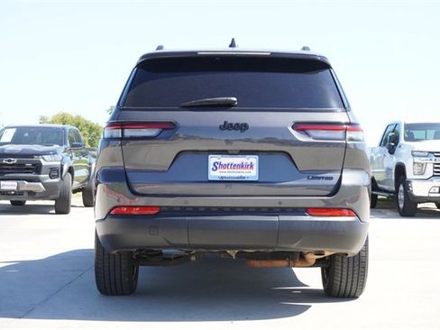 Used 2024 Jeep Grand Cherokee L Limited w/ Black Appearance Package image 8