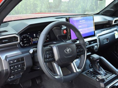 Used 2025 Toyota Tacoma TRD Off-Road image 14