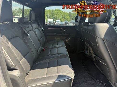 Used 2025 RAM 1500 Limited w/ Trailer Tow Group AWD/4WD image 17