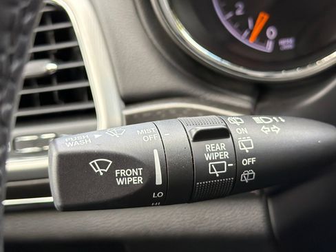 Used 2018 Jeep Grand Cherokee Limited image 32