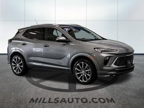 Used 2024 Buick Encore GX Avenir w/ Avenir Technology Package AWD/4WD image 11