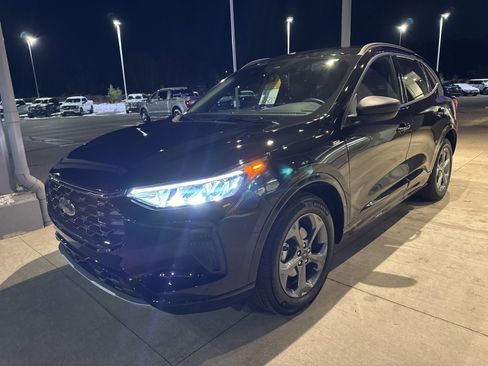 Certified 2023 Ford Escape ST-Line w/ Tech Pack #1 image 3