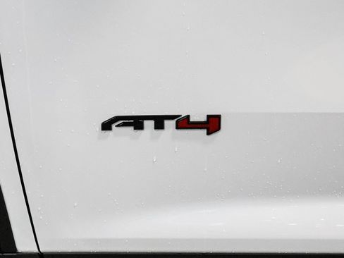 New 2026 GMC Acadia AT4 w/ LPO, Floor Liner Package AWD/4WD image 19