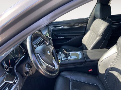 Used 2018 BMW 750i xDrive image 21