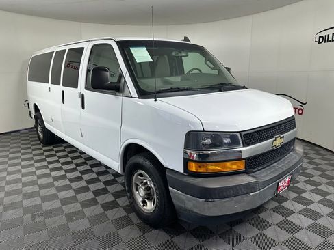 Used 2018 Chevrolet Express 3500 LT w/ LT Preferred Equipment Group RWD image 9