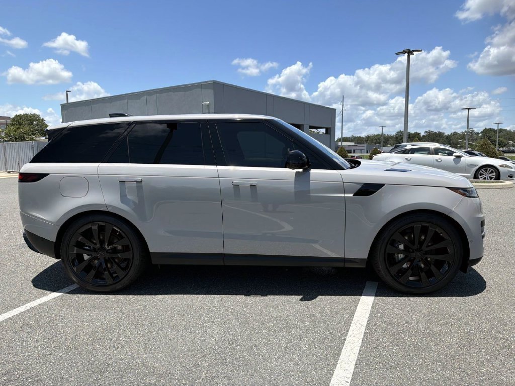 New 2026 Land Rover Range Rover Sport SE AWD/4WD image 6
