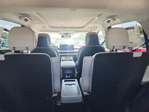 New 2025 Lincoln Aviator Reserve w/ Equipment Group 201A image 16