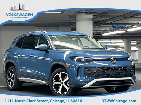 New 2025 Volkswagen Tiguan SE image 2