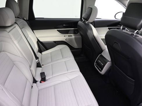 New 2026 Lincoln Nautilus Reserve image 18