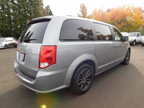 Used 2019 Dodge Grand Caravan GT image 2