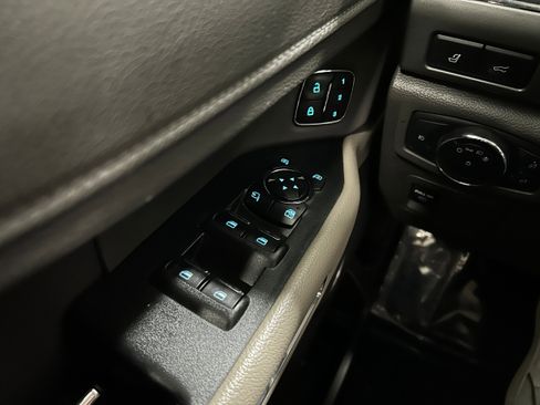 Used 2021 Ford Expedition Max XLT image 24