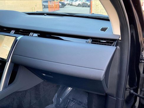 Used 2024 Land Rover Discovery Sport S image 18
