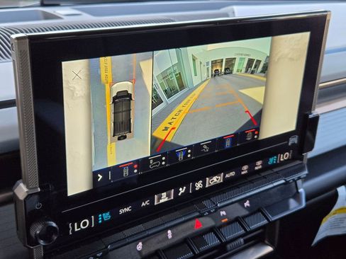 Used 2025 GMC Hummer EV 3X w/ LPO, Illumination Package image 19