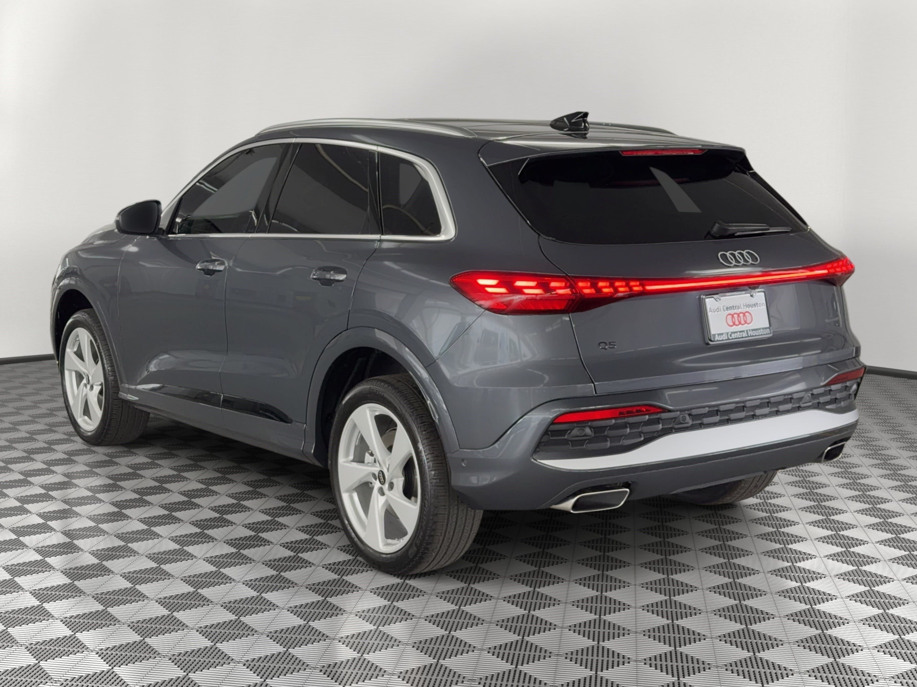 New 2026 Audi Q5 Premium Plus AWD/4WD image 3