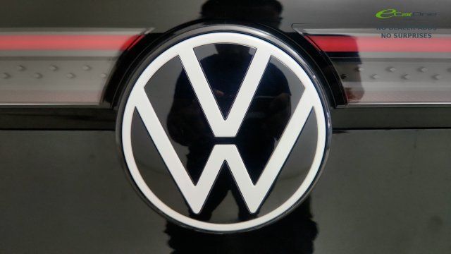 Used 2025 Volkswagen ID.4 Pro AWD/4WD image 32