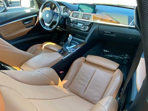 Used 2018 BMW 330i xDrive Sedan w/ Convenience Package image 21