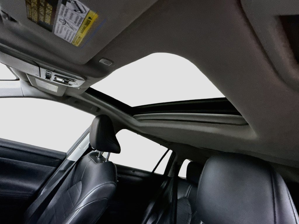 Used 2023 Toyota Highlander XLE FWD image 11