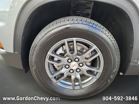 Used 2025 GMC Acadia Elevation image 10