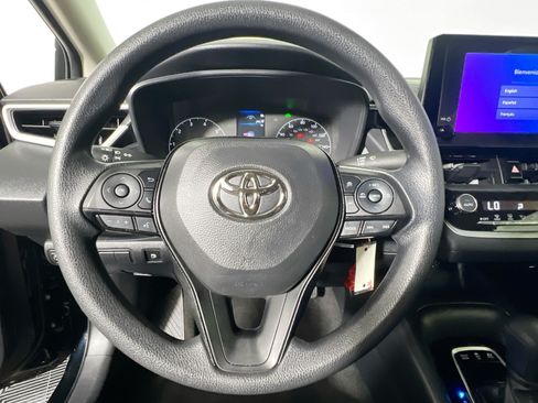 Used 2025 Toyota Corolla LE FWD image 17