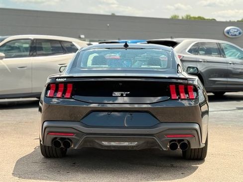 Used 2025 Ford Mustang GT Premium RWD image 43